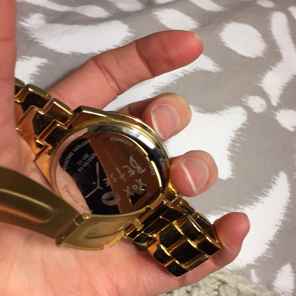 Authentic Betsey Johnson watch - Picture 4 of 5